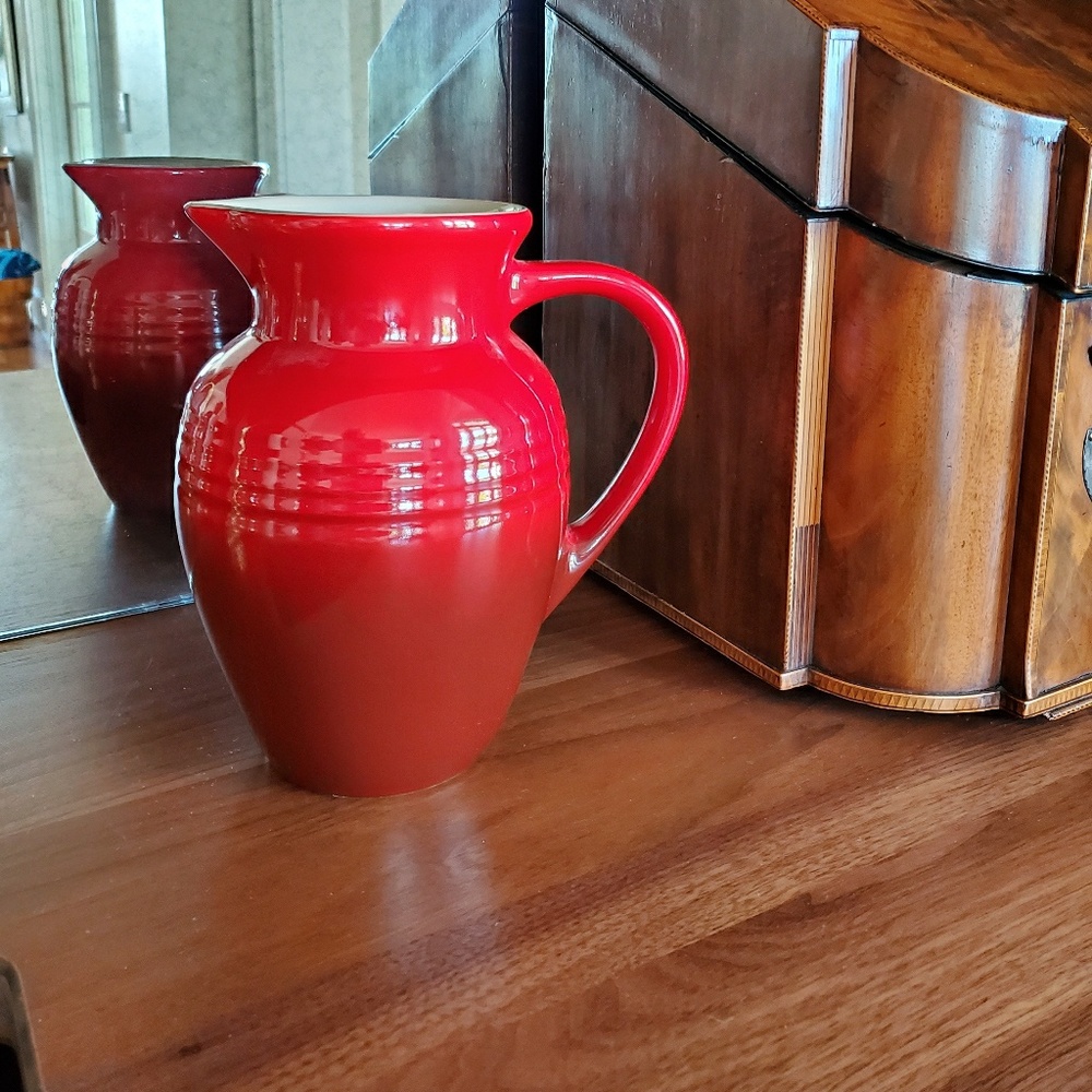 Le Creuset Stoneware 2 Qt. Pitcher